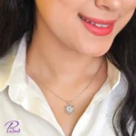 گردنبند نقره دانه برف آبی از جنس نقره با عیار بالای 925 با آبکاری طلا سفید
